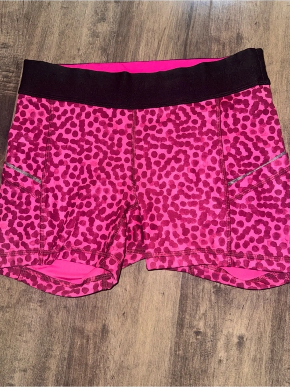 Lululemon Speed Shorts Pink Leopard Print Sz 6 Discontinued 2014 - Picture 8 of 8